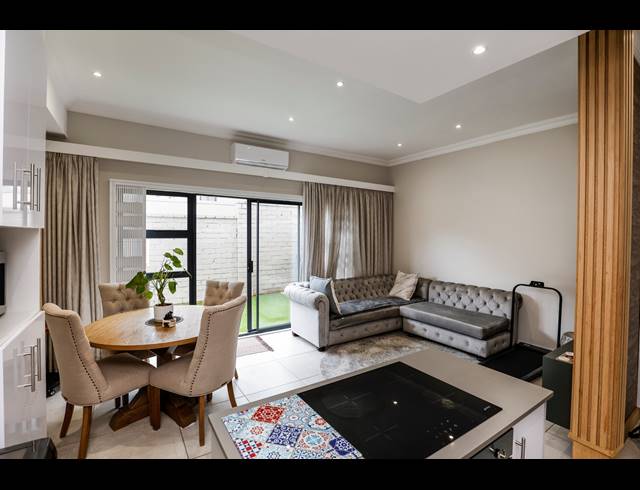 4 BEDROOM TOWNHOUSE FOR SALE IN MORNINGSIDE